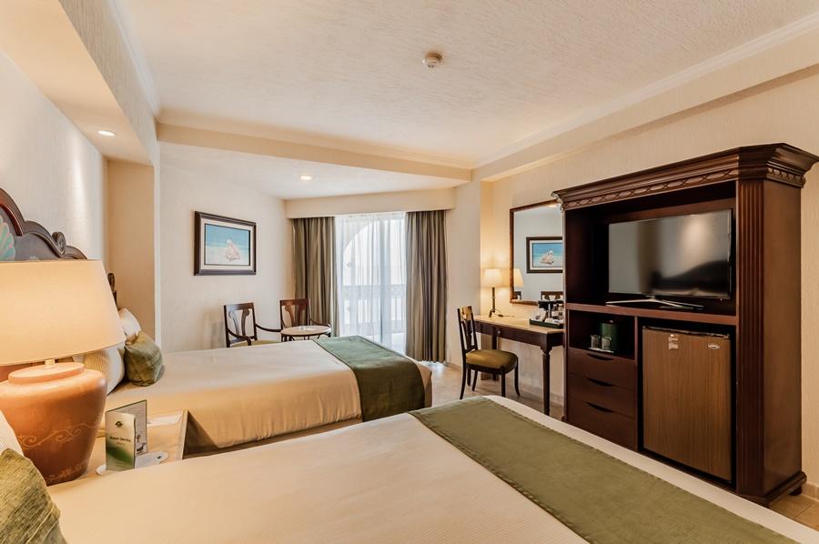 Hotel Gr Solaris Caribe à Cancún Extérieur photo