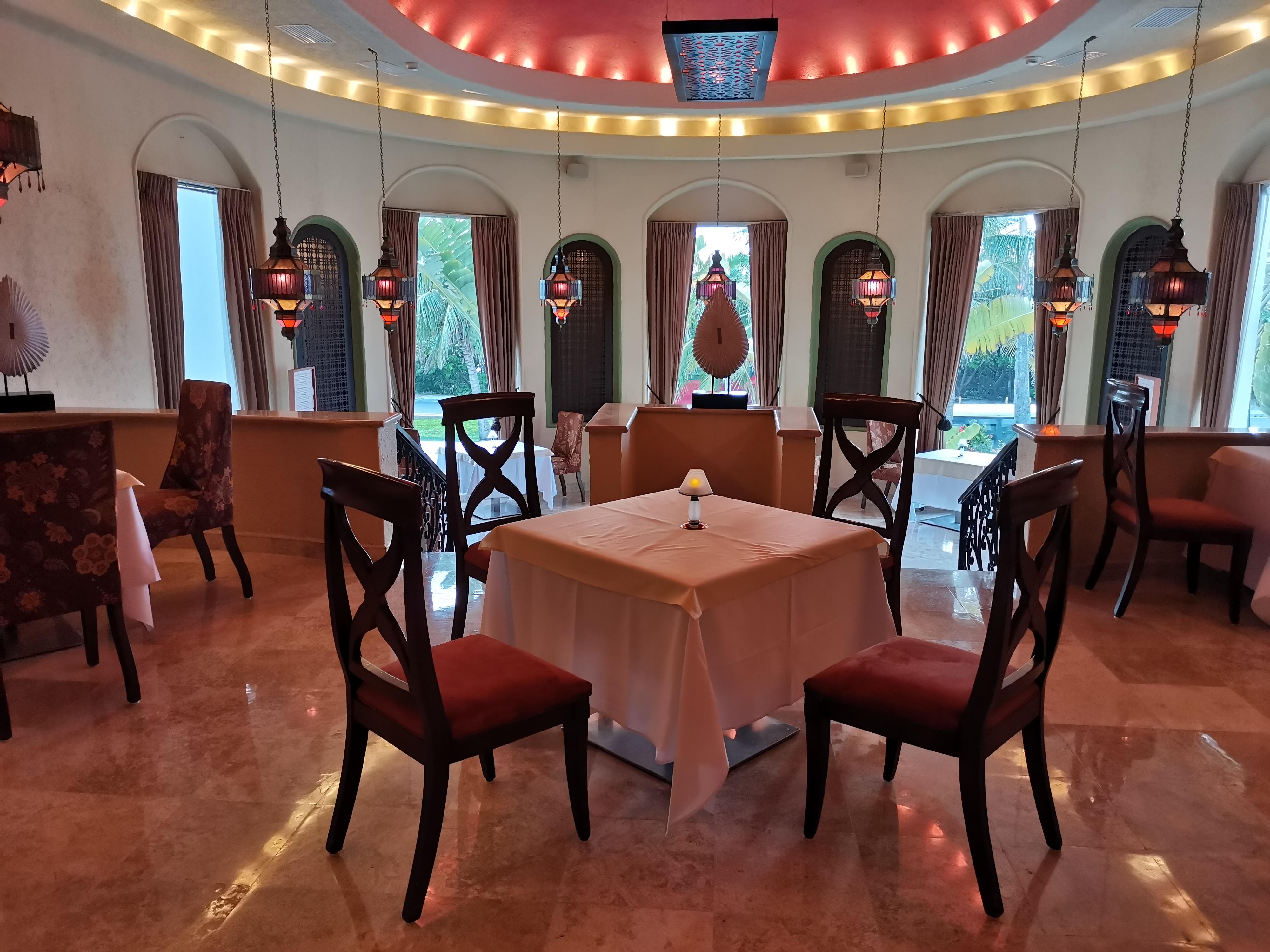 Hotel Gr Solaris Caribe à Cancún Extérieur photo