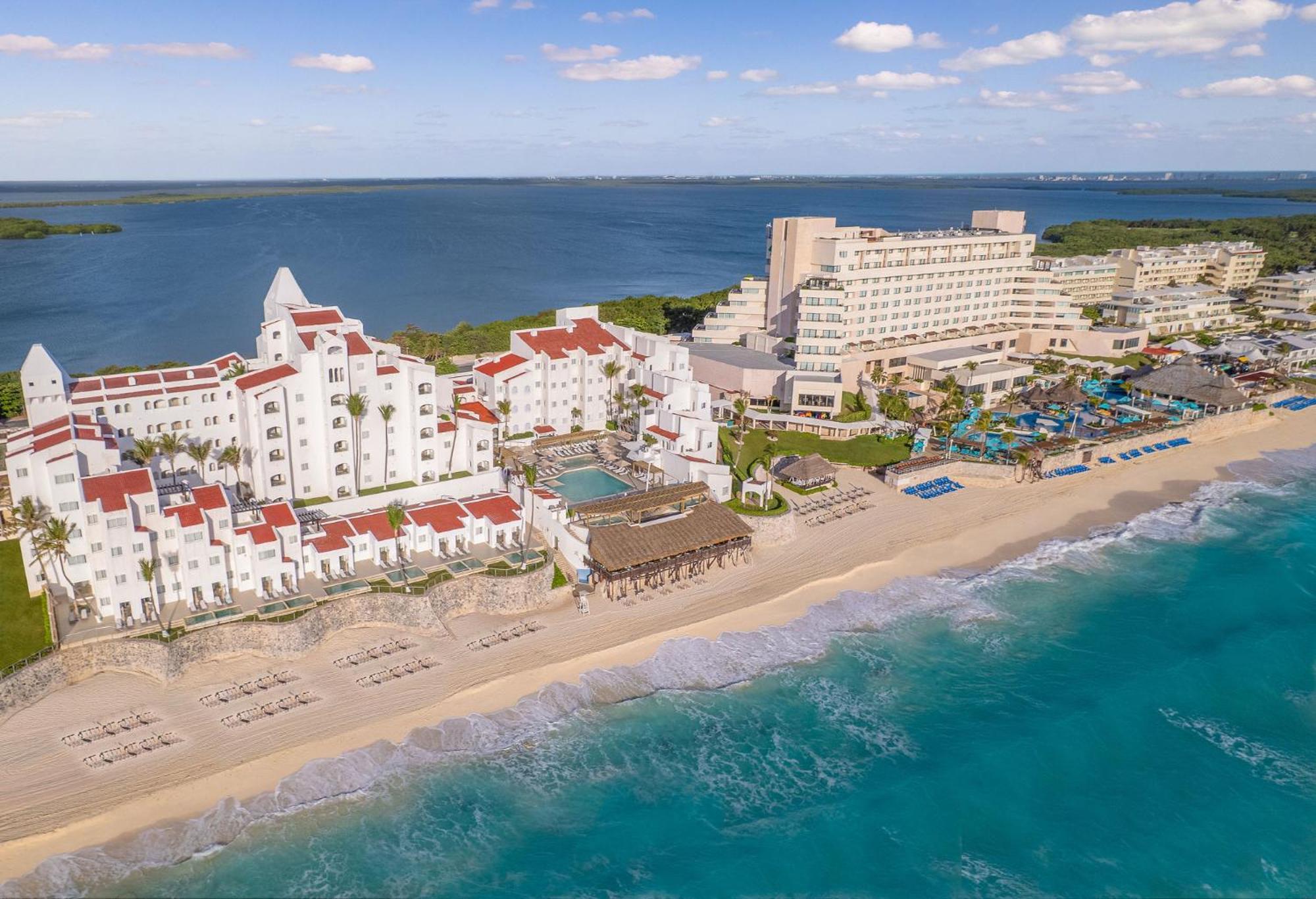 Hotel Gr Solaris Caribe à Cancún Extérieur photo