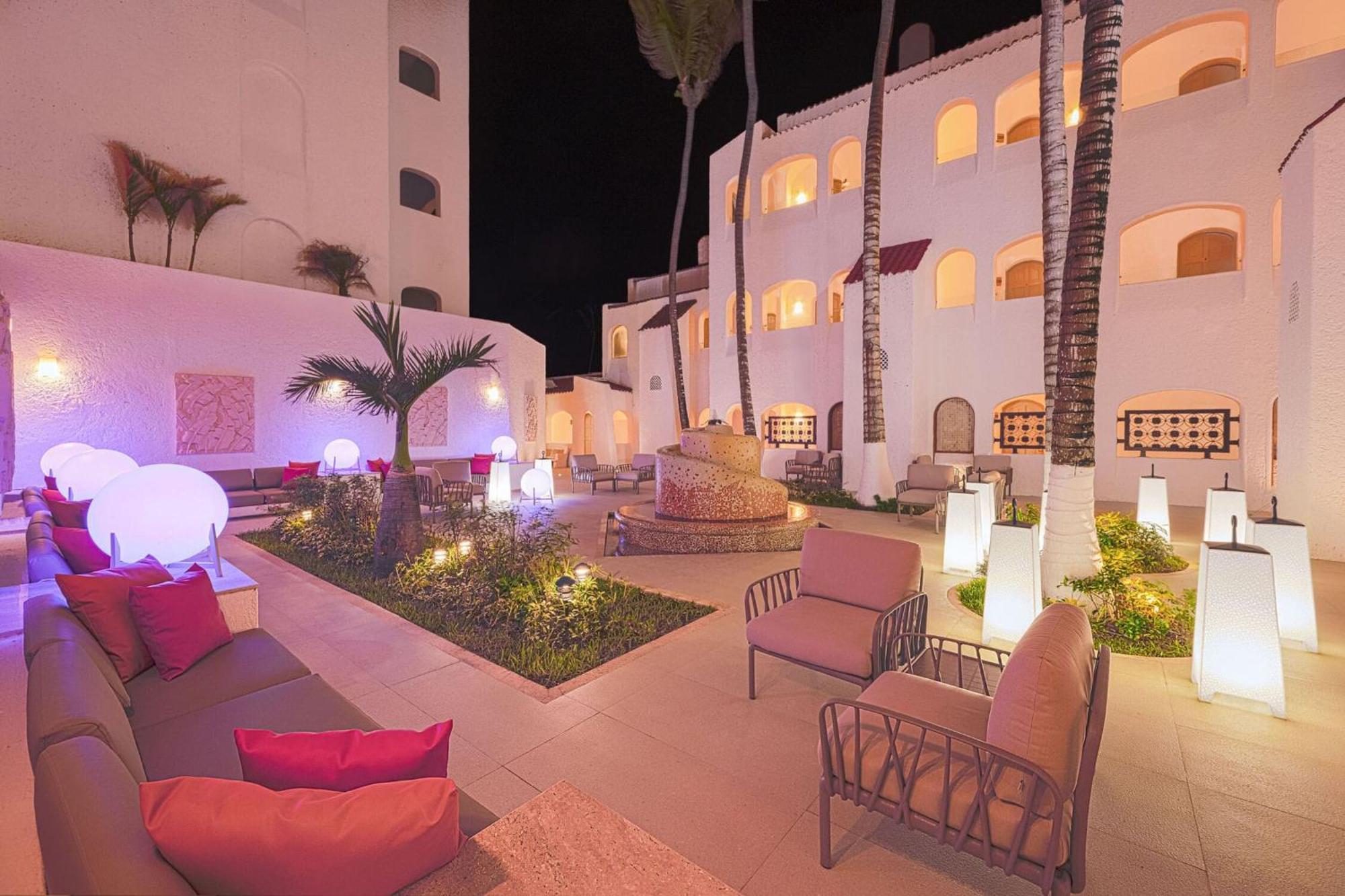 Hotel Gr Solaris Caribe à Cancún Extérieur photo