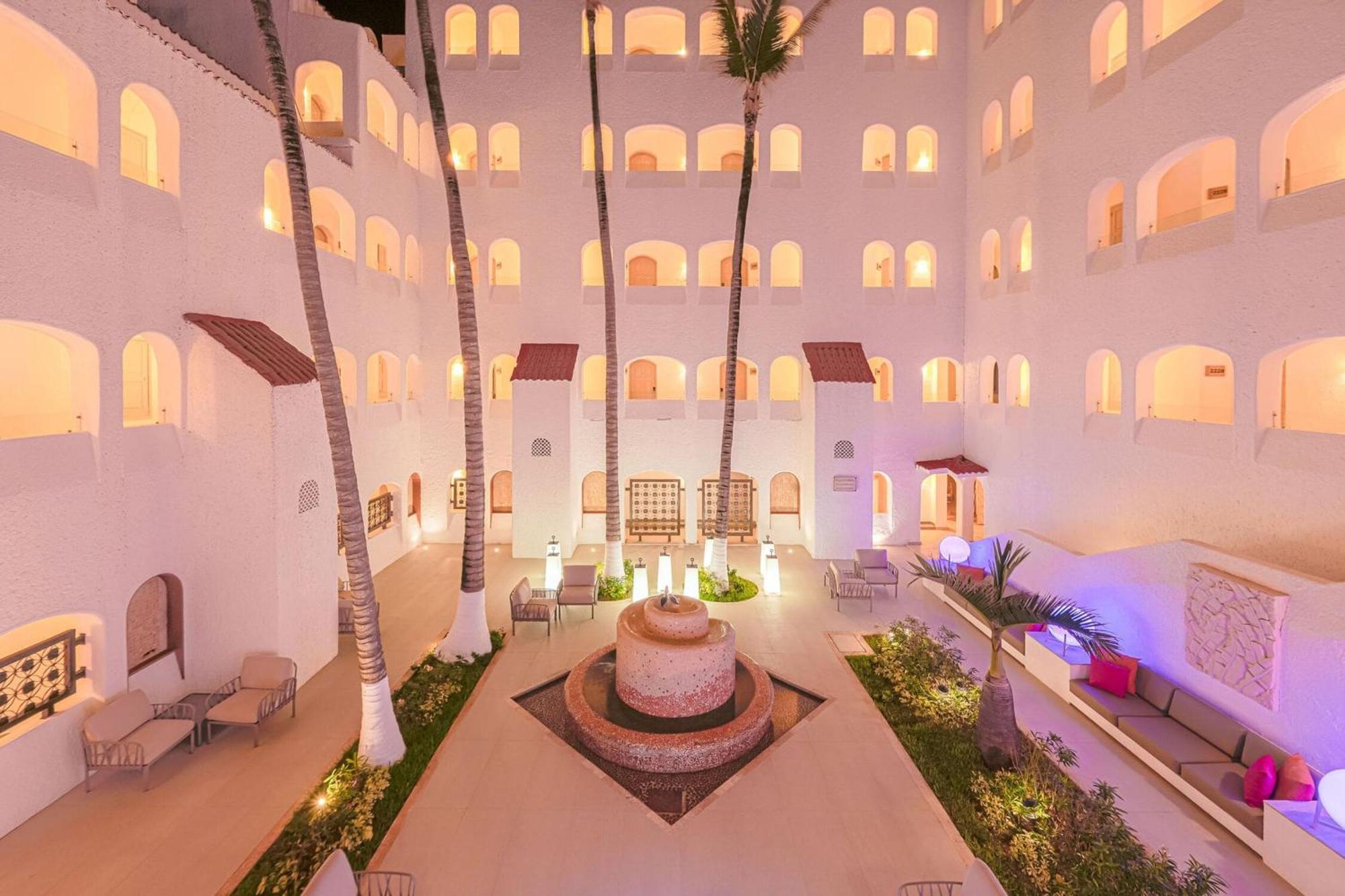 Hotel Gr Solaris Caribe à Cancún Extérieur photo