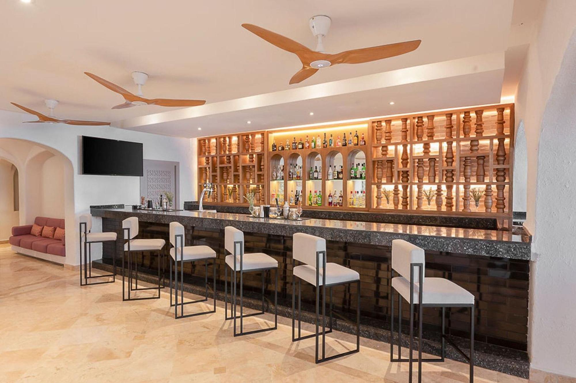 Hotel Gr Solaris Caribe à Cancún Extérieur photo